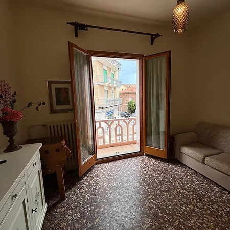 Appartamento Ladirosa - A 50 M Dalla *
