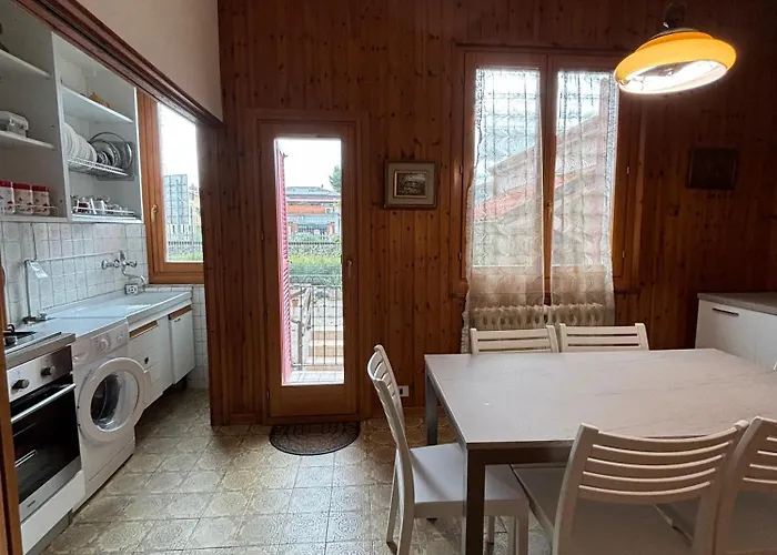 Ladirosa - A 50 M Dalla Civitanova Marche