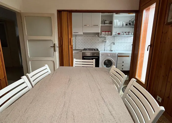 Ladirosa - A 50 M Dalla Civitanova Marche