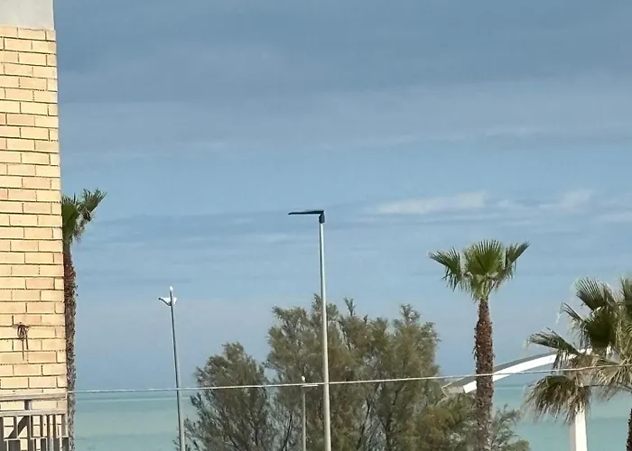 Ladirosa - A 50 M Dalla Civitanova Marche